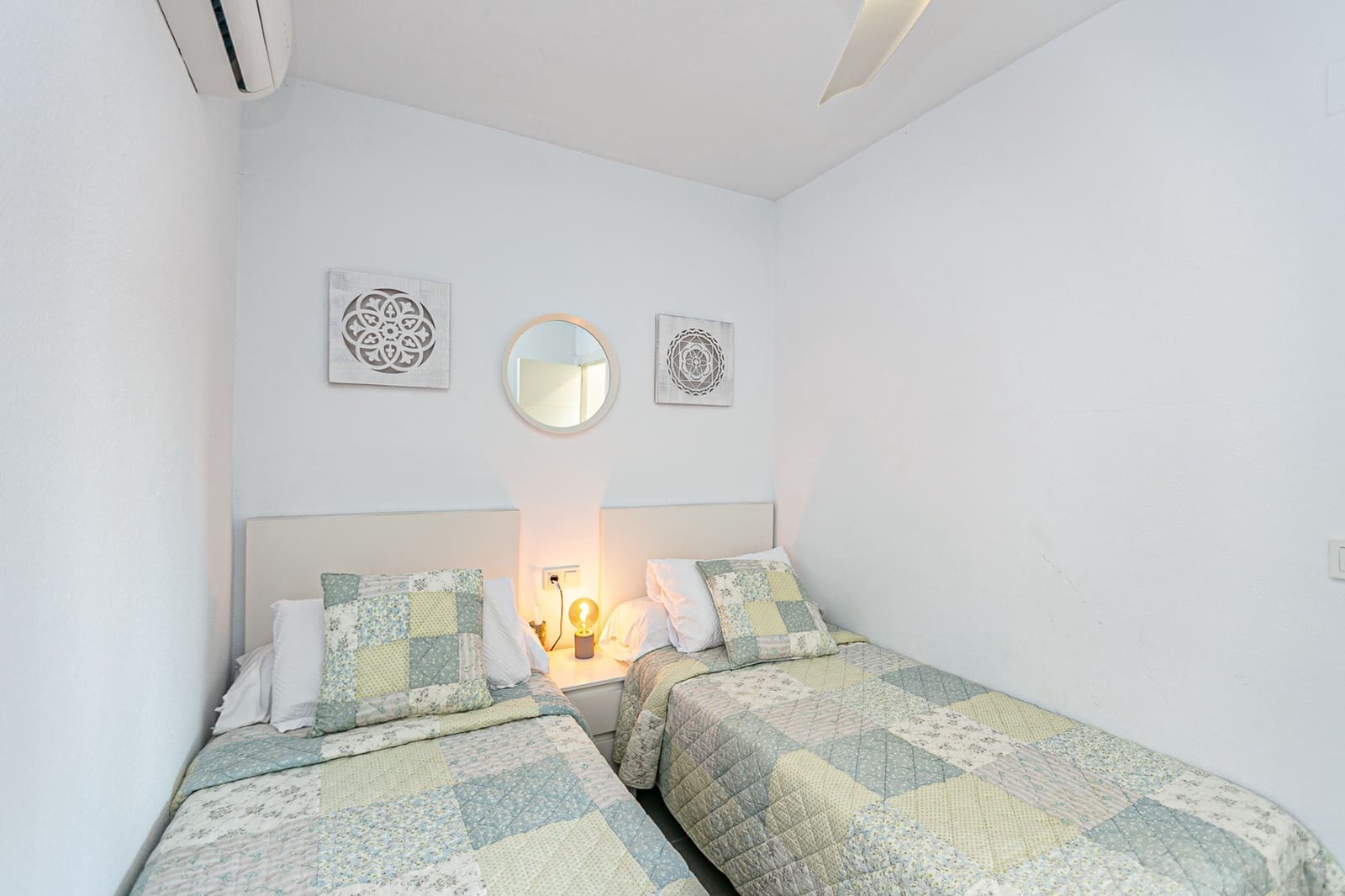 2 soveværelse Bungalow til salg i La Zenia med swimmingpool - € 165.000 (Ref: 9449996)