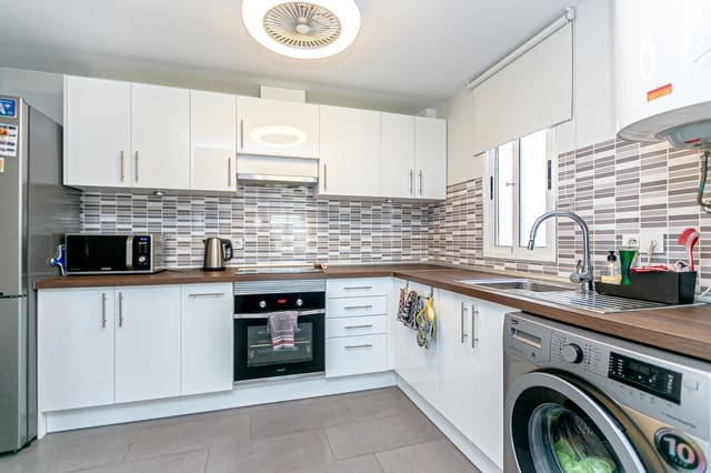 2 soveværelse Bungalow til salg i La Zenia, Orihuela med swimmingpool - € 165.000 (Ref: 9449996)