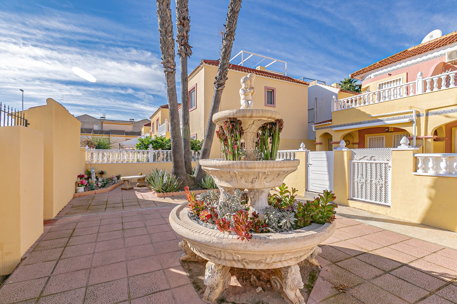 2 soveværelse Bungalow til salg i La Zenia med swimmingpool - € 165.000 (Ref: 9449996)