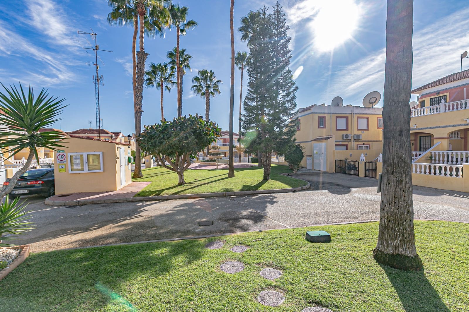 2 soveværelse Bungalow til salg i La Zenia med swimmingpool - € 165.000 (Ref: 9449996)