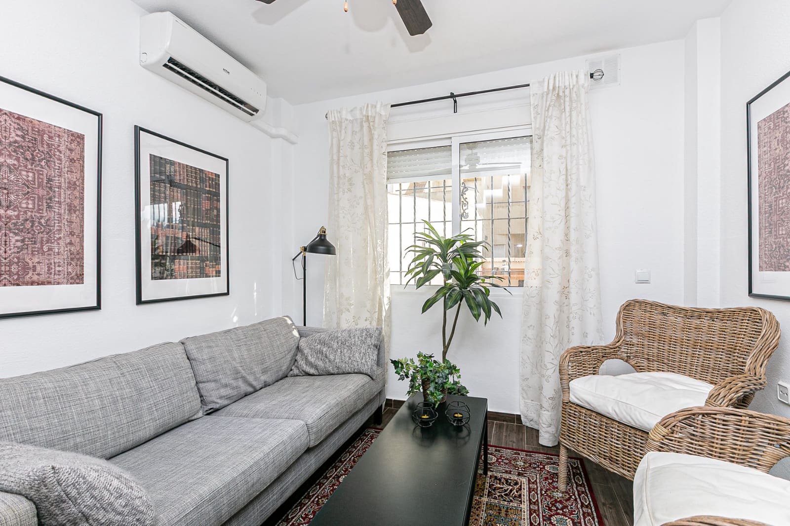 2 quarto Casa em Banda para venda em Torrevieja com piscina - 180 000 € (Ref: 9457871)