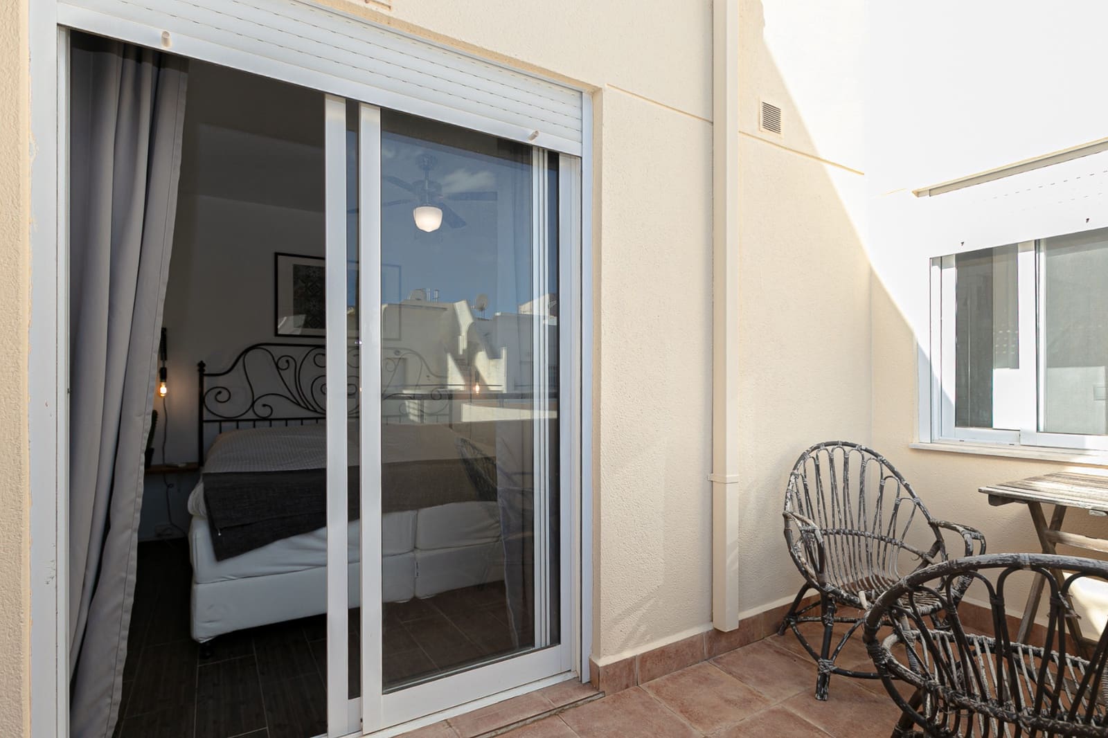 2 quarto Casa em Banda para venda em Torrevieja com piscina - 180 000 € (Ref: 9457871)