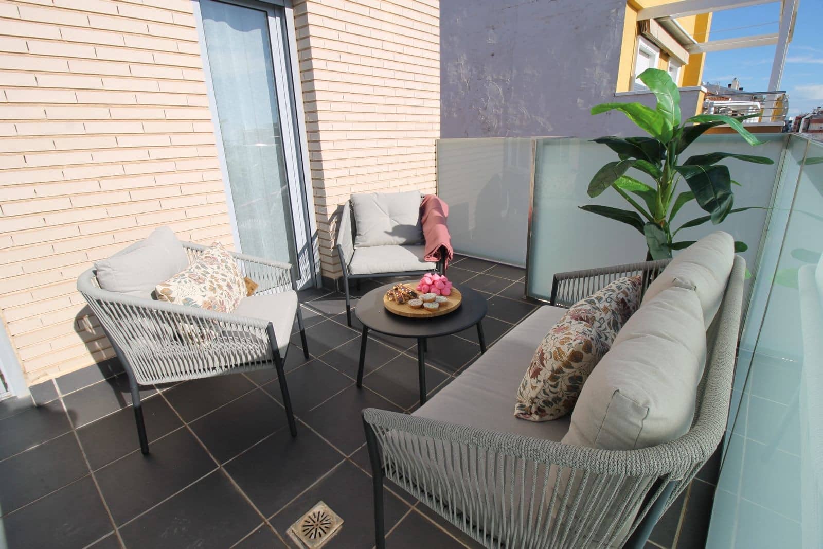 Apartamento de 3 habitaciones en Torrevieja en venta - 160.000 € (Ref: 9467649)
