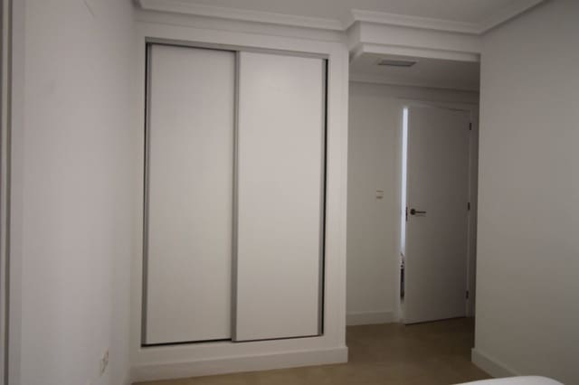 Apartamento de 3 habitaciones en Puerto Deportivo, Torrevieja en venta - 155.000 € (Ref: 9467650)