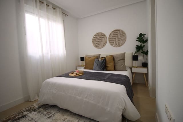 Apartamento de 3 habitaciones en Puerto Deportivo, Torrevieja en venta - 155.000 € (Ref: 9467650)