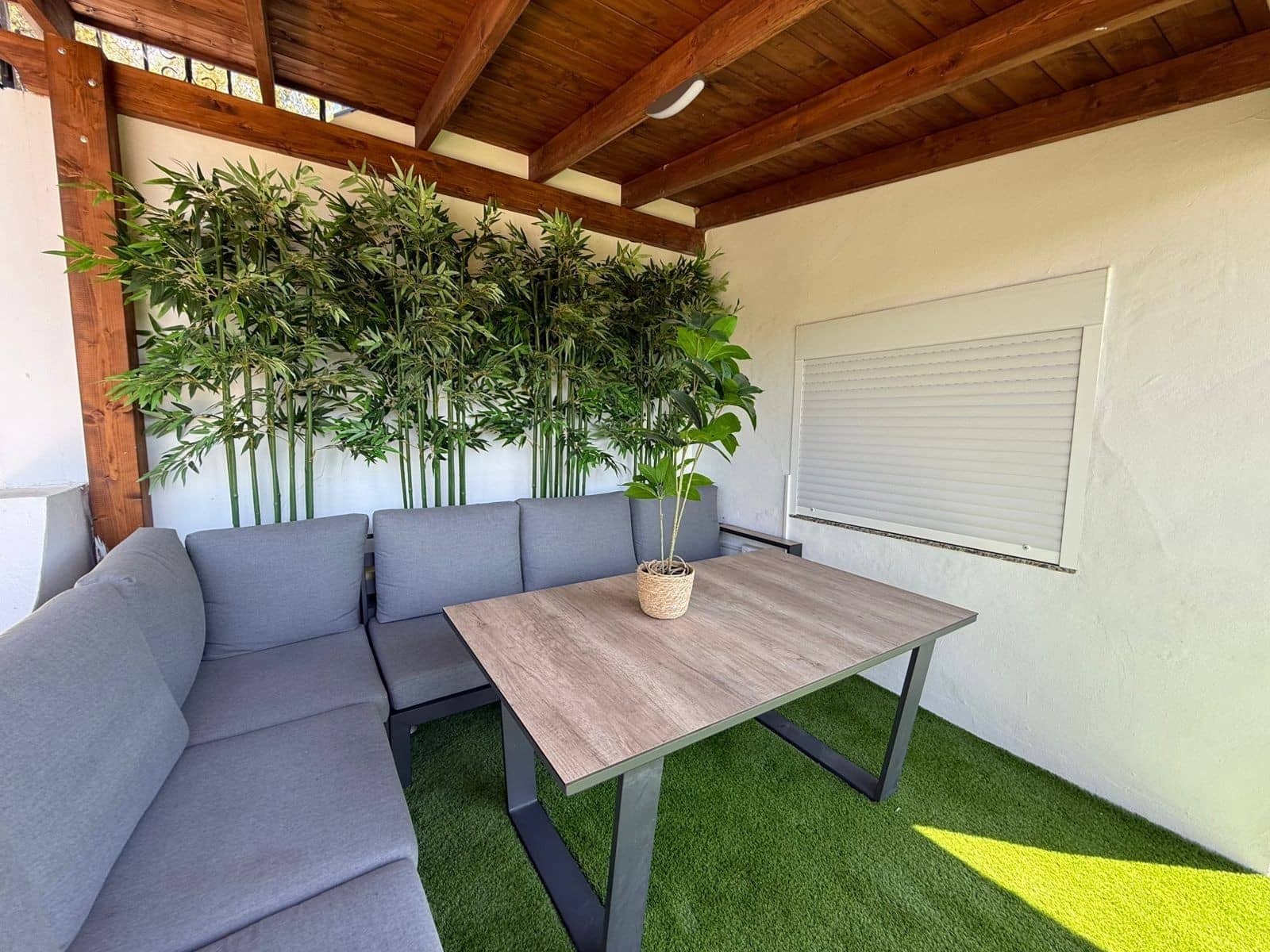 3 bedroom Townhouse for sale in Villamartin with pool - € 249,000 (Ref: 9490091)