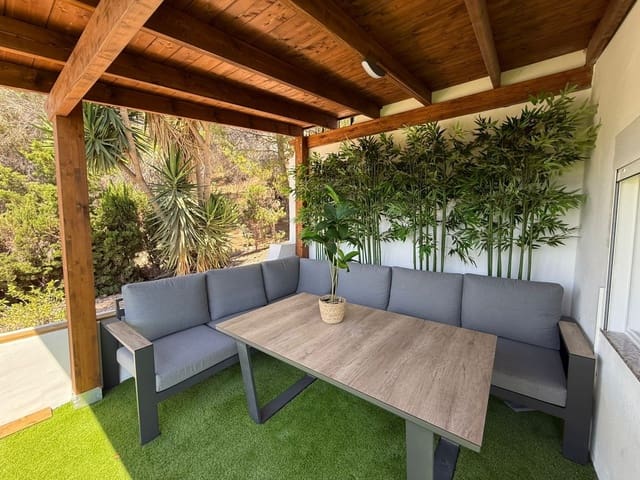 3 bedroom Townhouse for sale in Villamartin, Orihuela with pool - € 249,000 (Ref: 9490091)