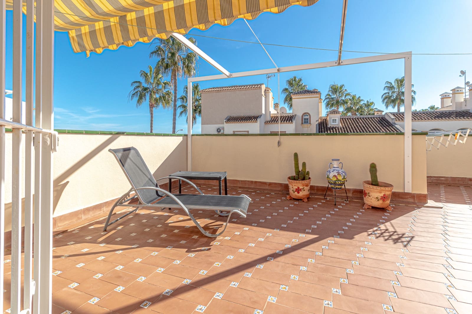 3 slaapkamer Rijtjeshuis te koop in Playa Flamenca met zwembad - € 259.000 (Ref: 9516561)