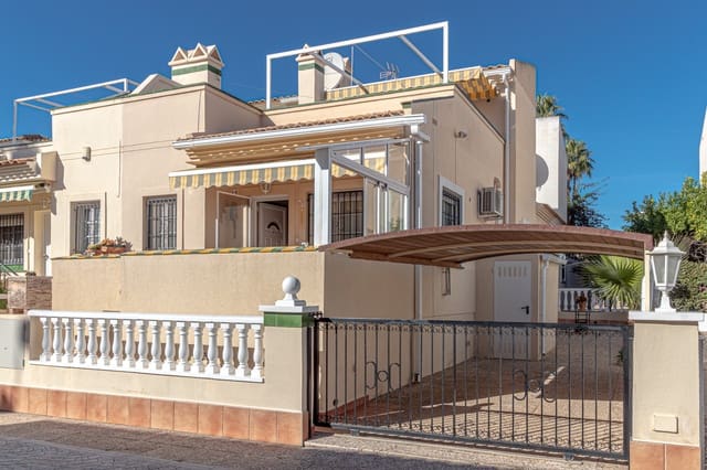3 slaapkamer Rijtjeshuis te koop in Playa Flamenca, Orihuela met zwembad - € 259.000 (Ref: 9516561)