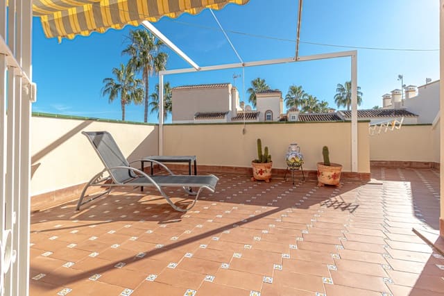 3 slaapkamer Rijtjeshuis te koop in Playa Flamenca, Orihuela met zwembad - € 259.000 (Ref: 9516561)