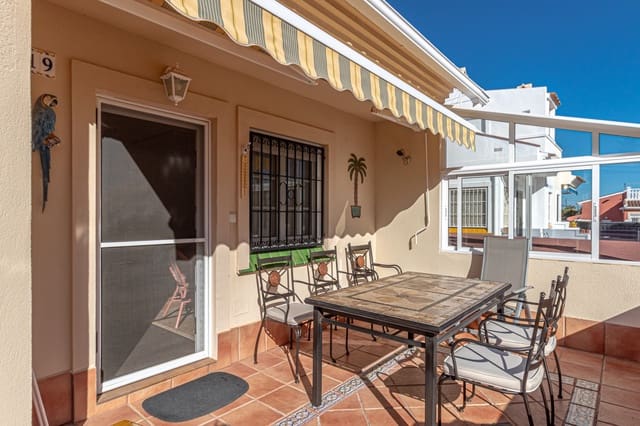 3 slaapkamer Rijtjeshuis te koop in Playa Flamenca, Orihuela met zwembad - € 259.000 (Ref: 9516561)