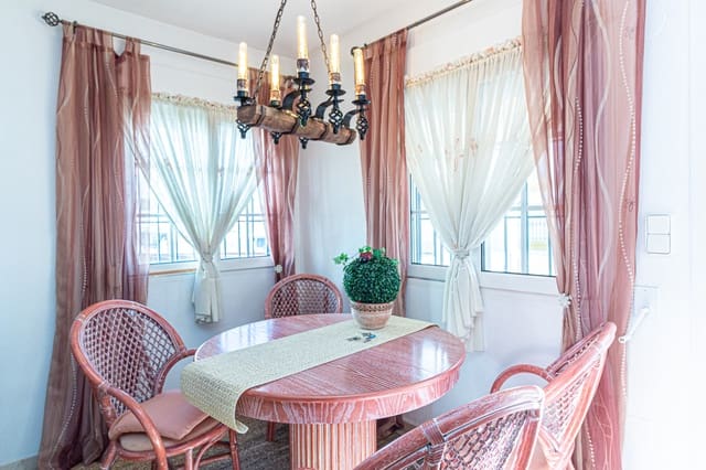 3 slaapkamer Rijtjeshuis te koop in Playa Flamenca, Orihuela met zwembad - € 259.000 (Ref: 9516561)