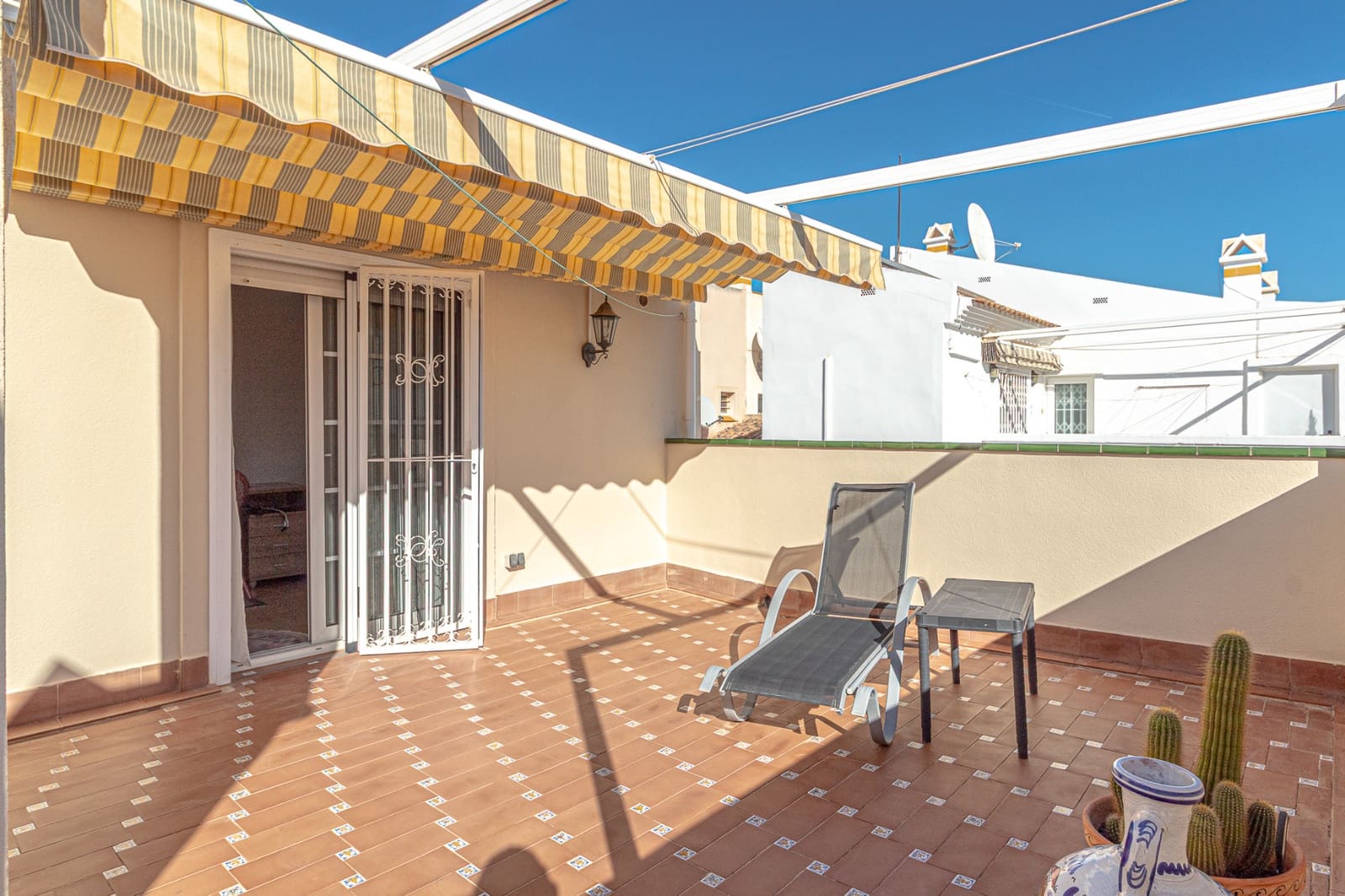 3 slaapkamer Rijtjeshuis te koop in Playa Flamenca met zwembad - € 259.000 (Ref: 9516561)