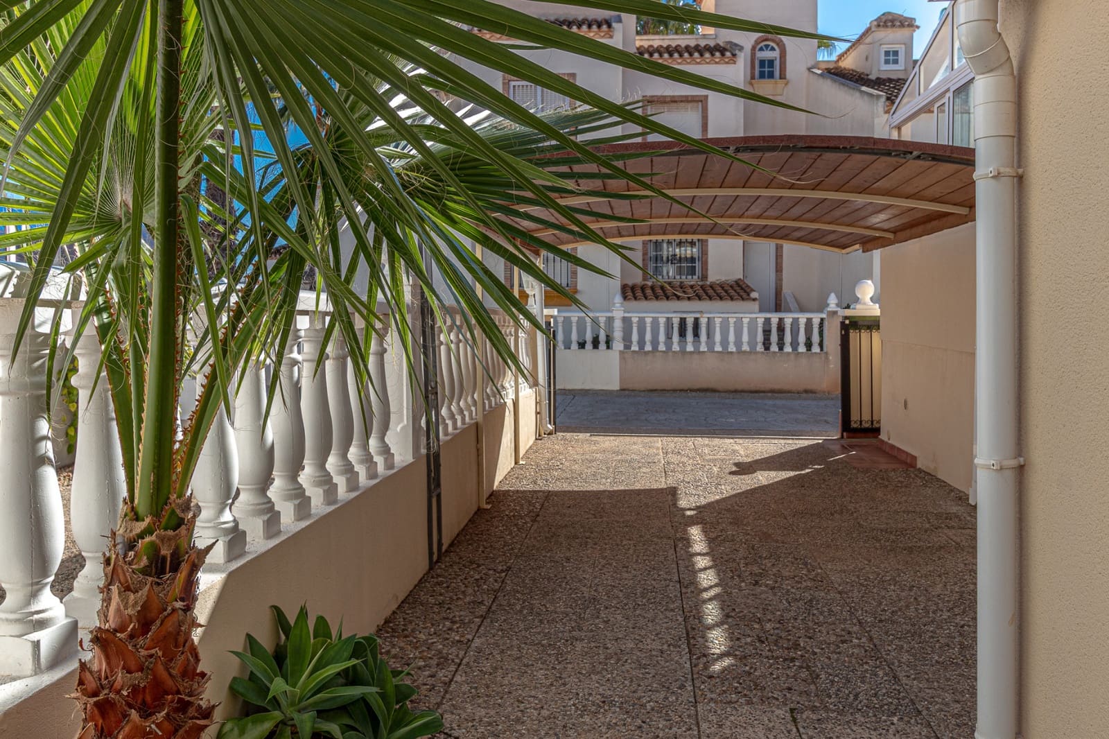3 slaapkamer Rijtjeshuis te koop in Playa Flamenca met zwembad - € 259.000 (Ref: 9516561)