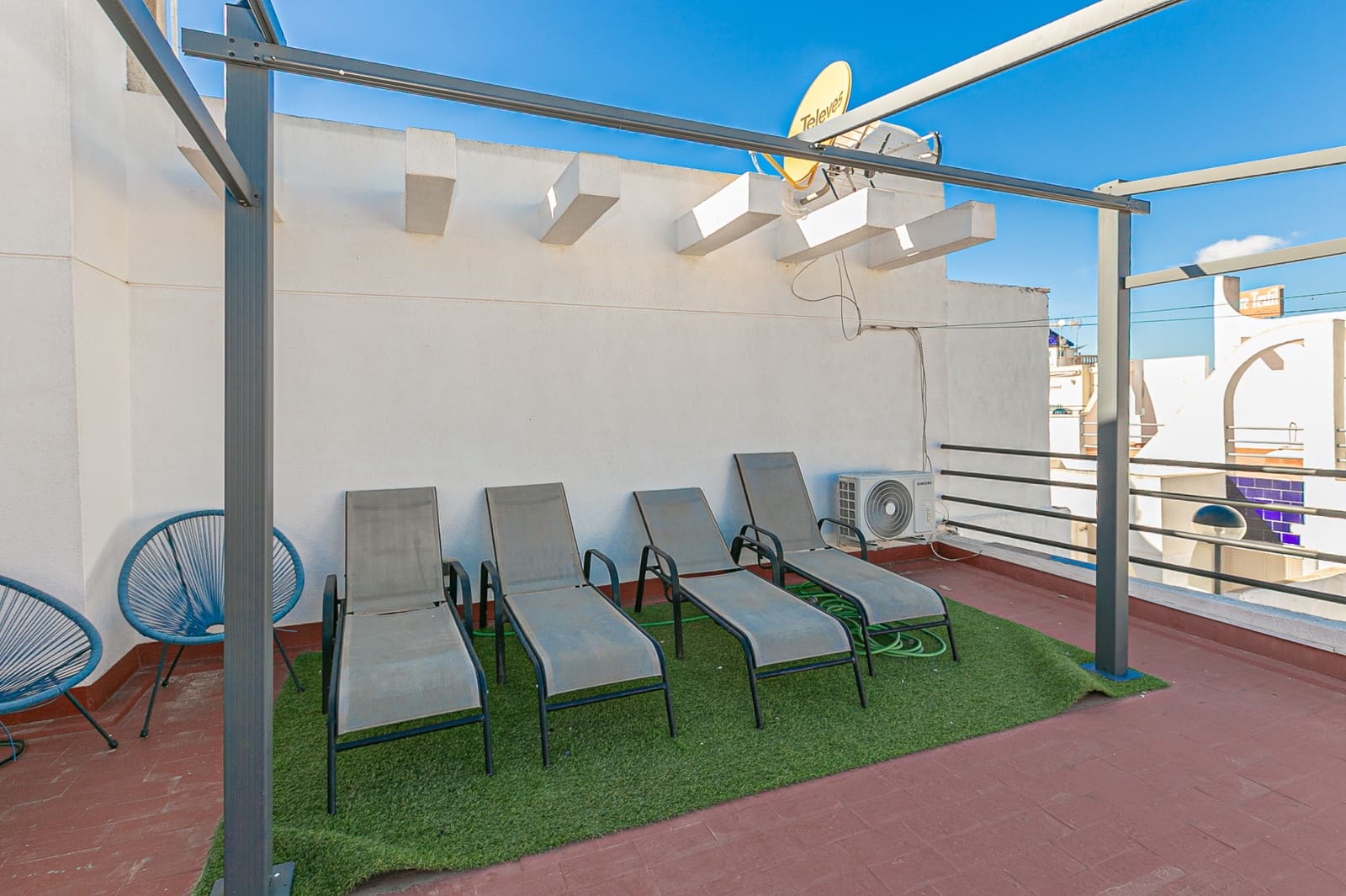 2 soveværelse Bungalow til salg i Torrevieja med swimmingpool - € 145.000 (Ref: 9539079)