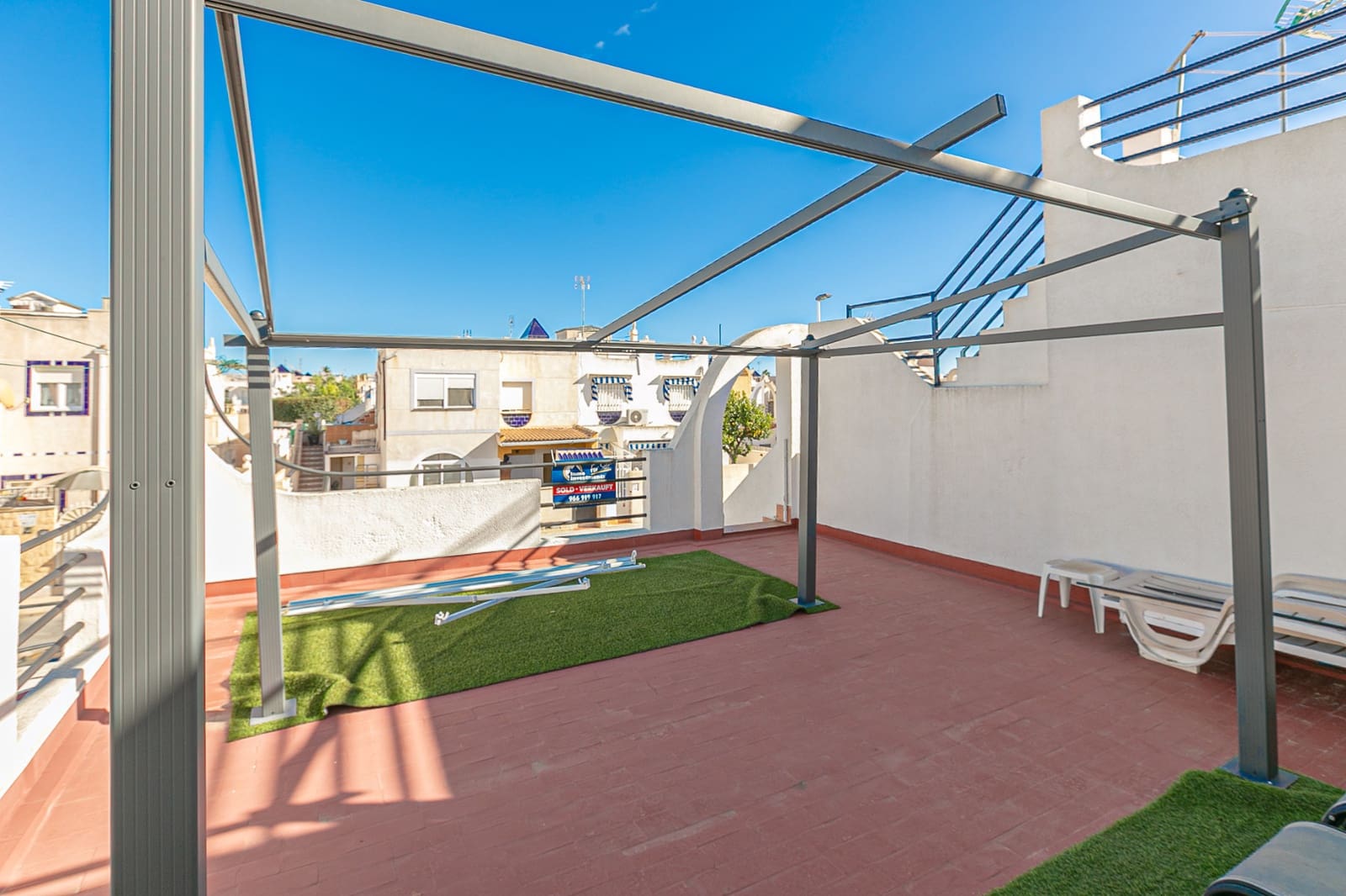 2 soveværelse Bungalow til salg i Torrevieja med swimmingpool - € 145.000 (Ref: 9539079)