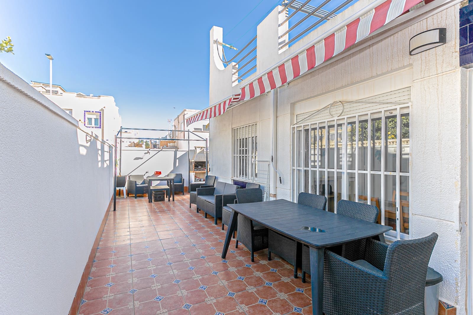 2 soveværelse Bungalow til salg i Torrevieja med swimmingpool - € 145.000 (Ref: 9539079)