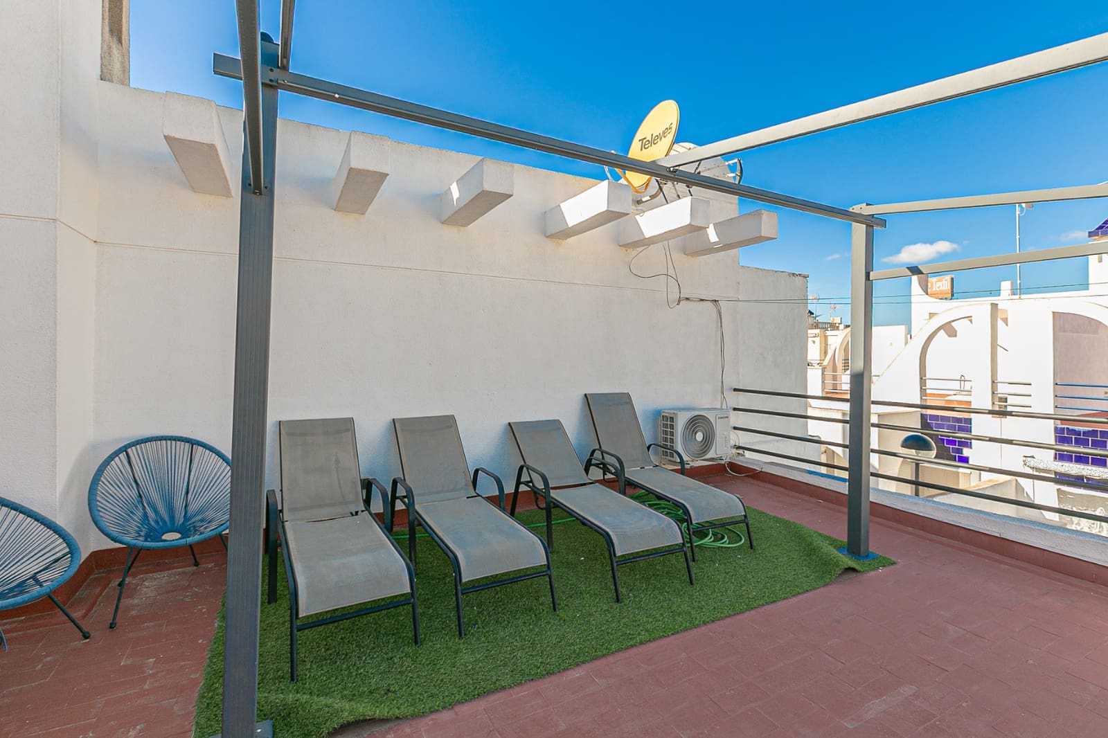 2 soveværelse Bungalow til salg i Torrevieja med swimmingpool - € 145.000 (Ref: 9539079)