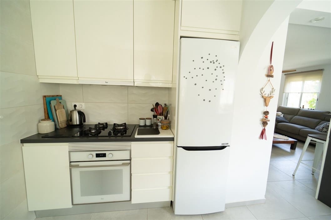 4 Zimmer Villa zu verkaufen in La Siesta mit Pool - 495.000 € (Ref: 9542561)