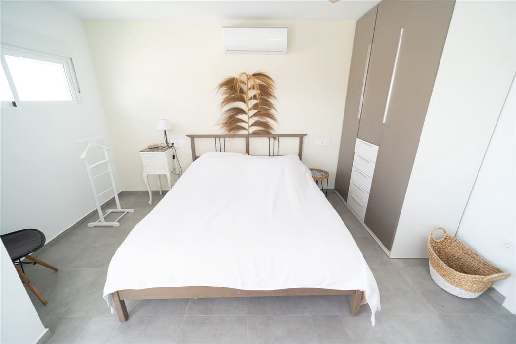 4 Zimmer Villa zu verkaufen in La Siesta mit Pool - 495.000 € (Ref: 9542561)