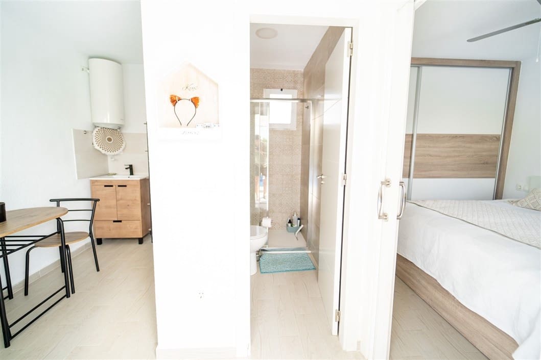 4 Zimmer Villa zu verkaufen in La Siesta mit Pool - 495.000 € (Ref: 9542561)