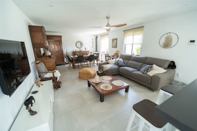 4 sovrum Villa till salu i La Siesta, Torrevieja med pool - 495 000 € (Ref: 9542561)