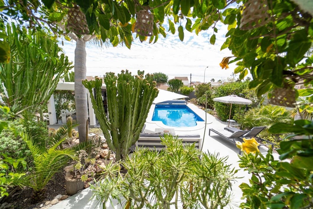 4 Zimmer Villa zu verkaufen in La Siesta mit Pool - 495.000 € (Ref: 9542561)