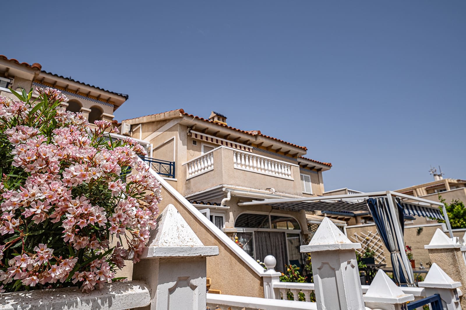 2 Zimmer Apartment zu verkaufen in Playa Flamenca mit Pool - 199.500 € (Ref: 9547640)