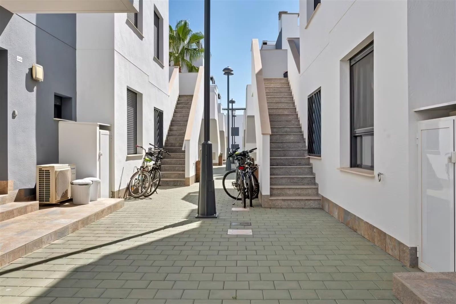 2 Zimmer Apartment zu verkaufen in Pilar de la Horadada mit Pool - 210.000 € (Ref: 9548992)