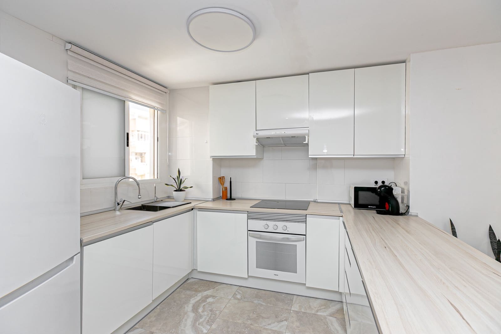 Ático de 2 habitaciones en Torrevieja en venta - 200.000 € (Ref: 9550127)