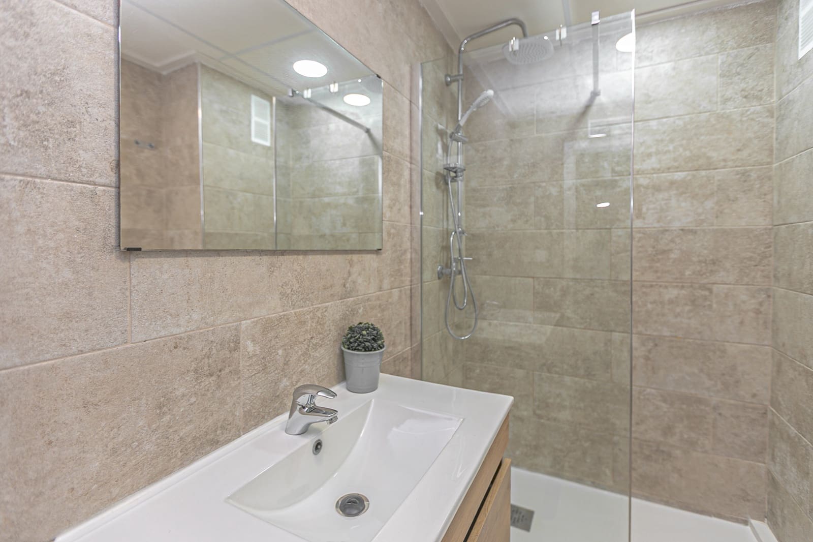 Ático de 2 habitaciones en Torrevieja en venta - 200.000 € (Ref: 9550127)