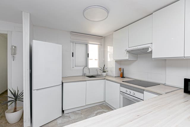 Ático de 2 habitaciones en Centro, Torrevieja en venta - 200.000 € (Ref: 9550127)