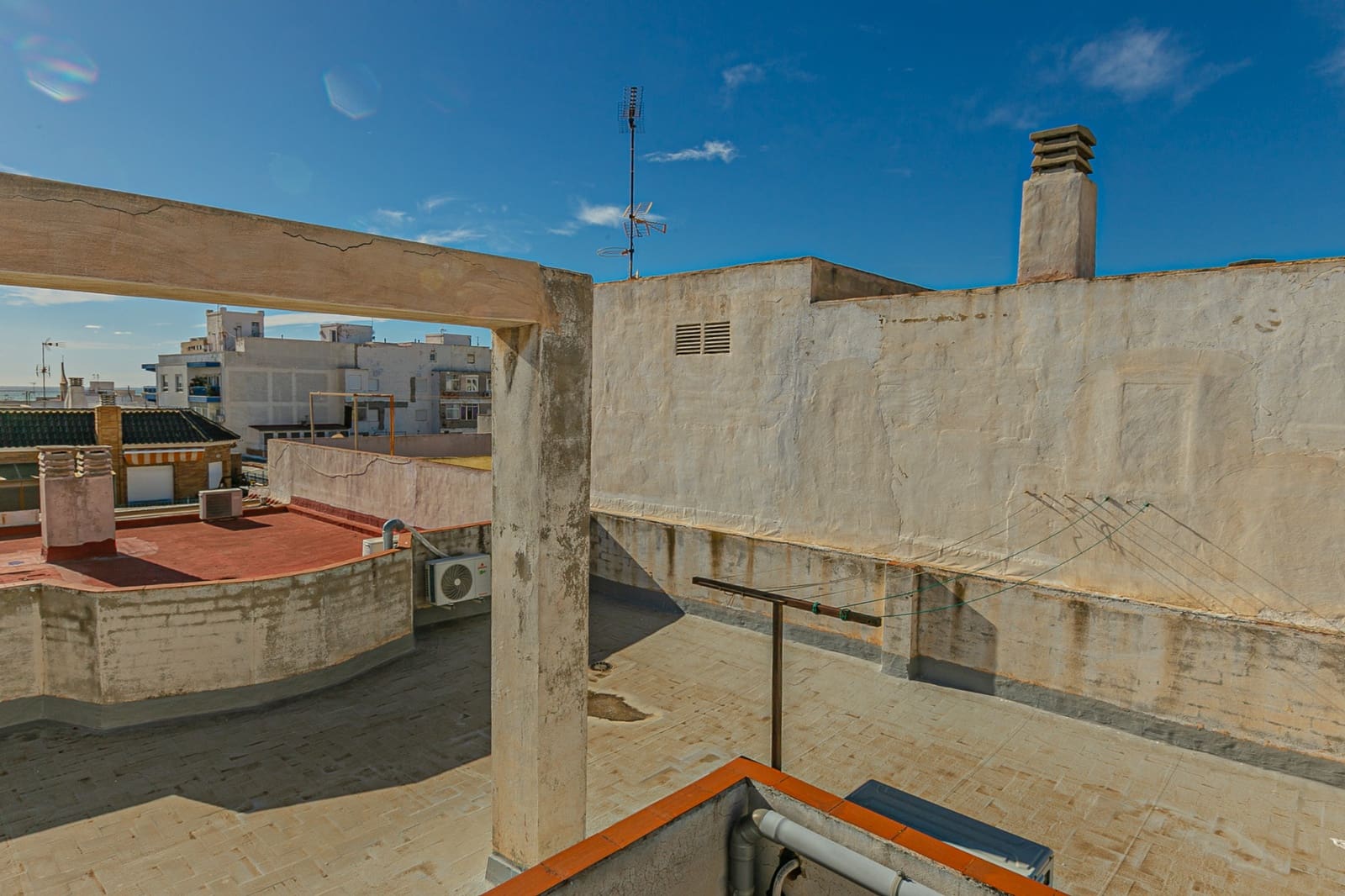 Ático de 2 habitaciones en Torrevieja en venta - 200.000 € (Ref: 9550127)