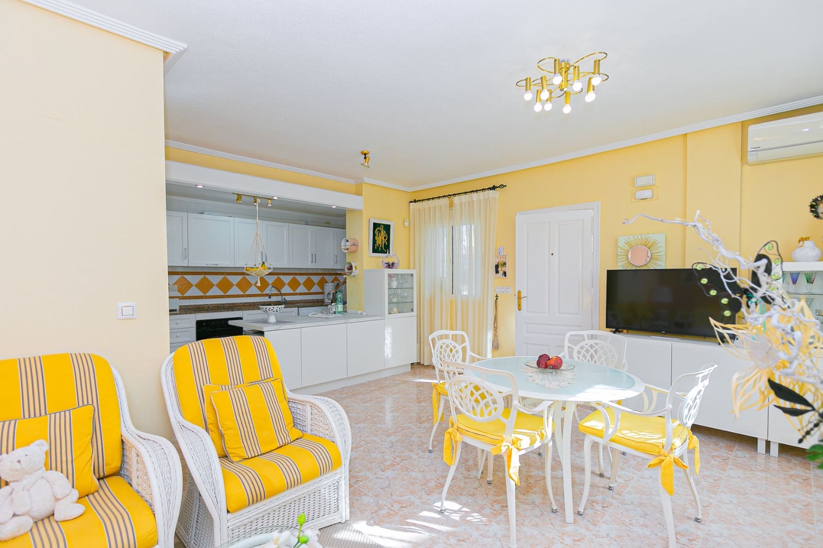 2 slaapkamer Huis te koop in Playa Flamenca met zwembad - € 229.000 (Ref: 9585037)