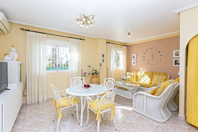 2 slaapkamer Huis te koop in Playa Flamenca, Orihuela met zwembad - € 229.000 (Ref: 9585037)