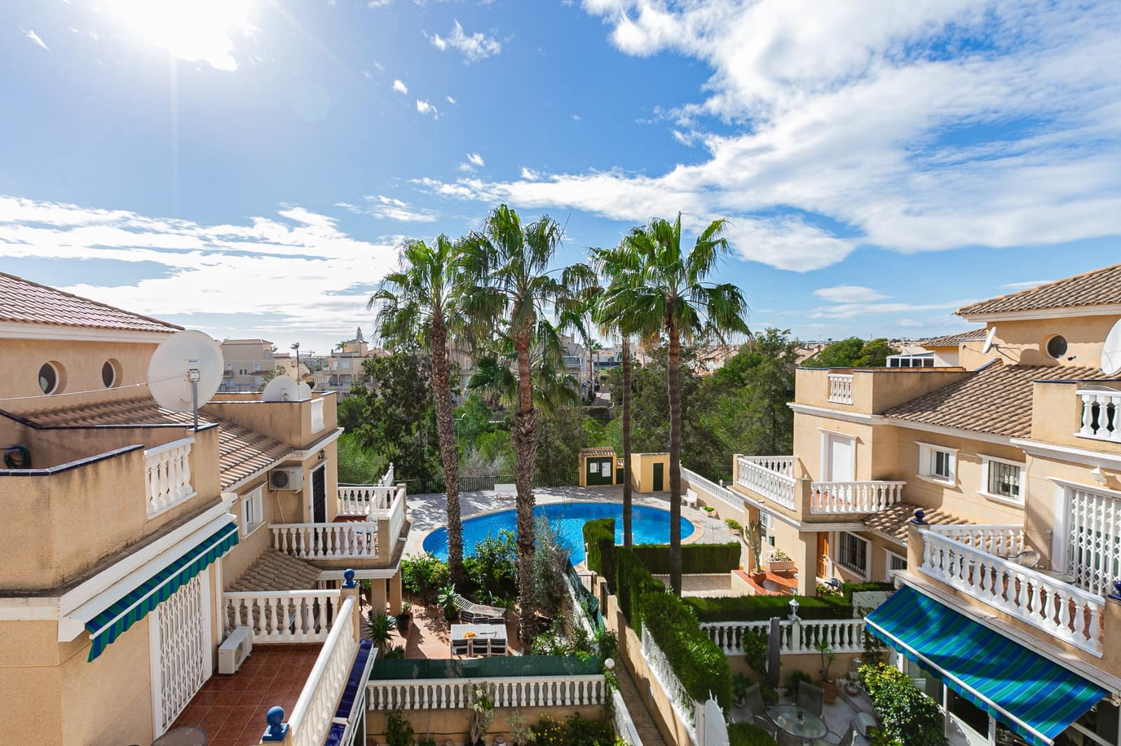 2 slaapkamer Huis te koop in Playa Flamenca met zwembad - € 229.000 (Ref: 9585037)