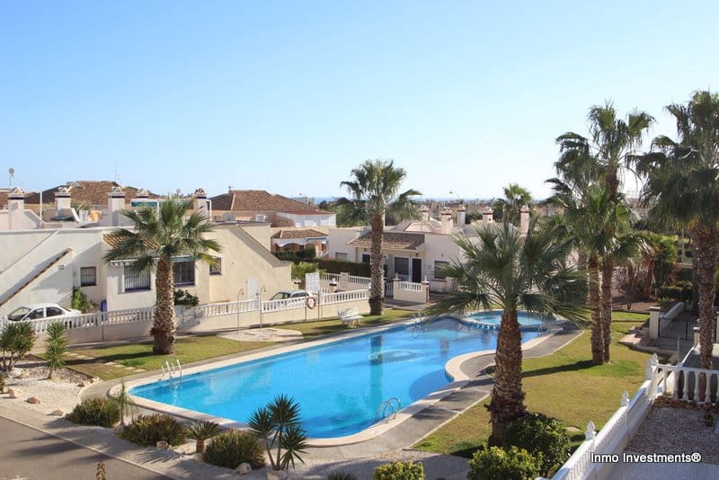 3 chambre Villa/Maison Mitoyenne à vendre à Playa Flamenca avec piscine - 249 000 € (Ref: 9610127)