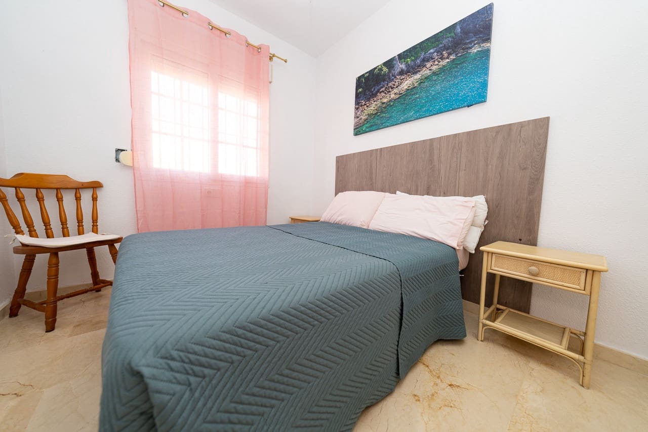 3 chambre Villa/Maison Mitoyenne à vendre à Playa Flamenca avec piscine - 249 000 € (Ref: 9610127)