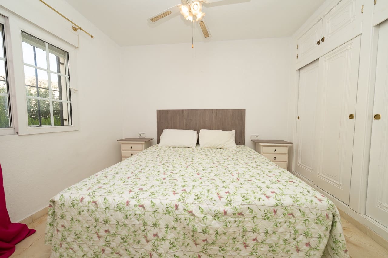 3 chambre Villa/Maison Mitoyenne à vendre à Playa Flamenca avec piscine - 249 000 € (Ref: 9610127)