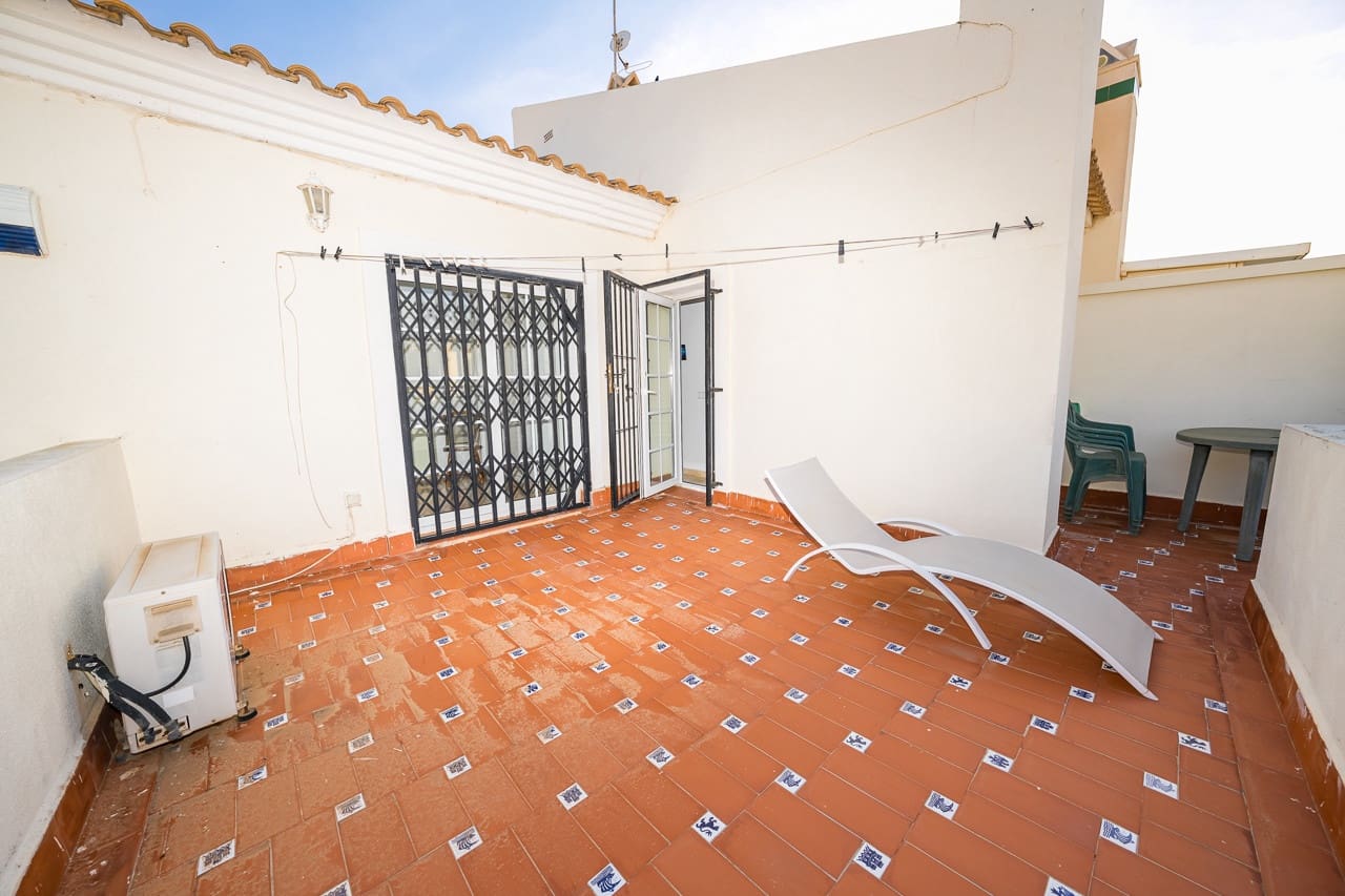 3 chambre Villa/Maison Mitoyenne à vendre à Playa Flamenca avec piscine - 249 000 € (Ref: 9610127)