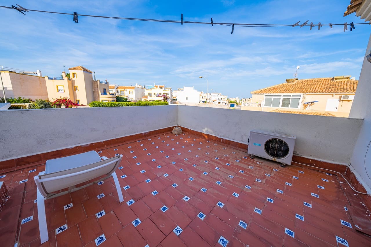 3 chambre Villa/Maison Mitoyenne à vendre à Playa Flamenca avec piscine - 249 000 € (Ref: 9610127)