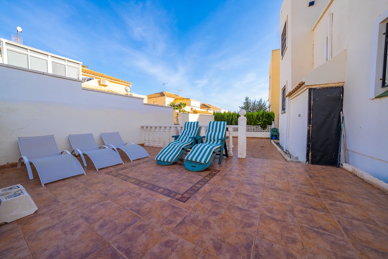 3 chambre Villa/Maison Mitoyenne à vendre à Playa Flamenca avec piscine - 249 000 € (Ref: 9610127)