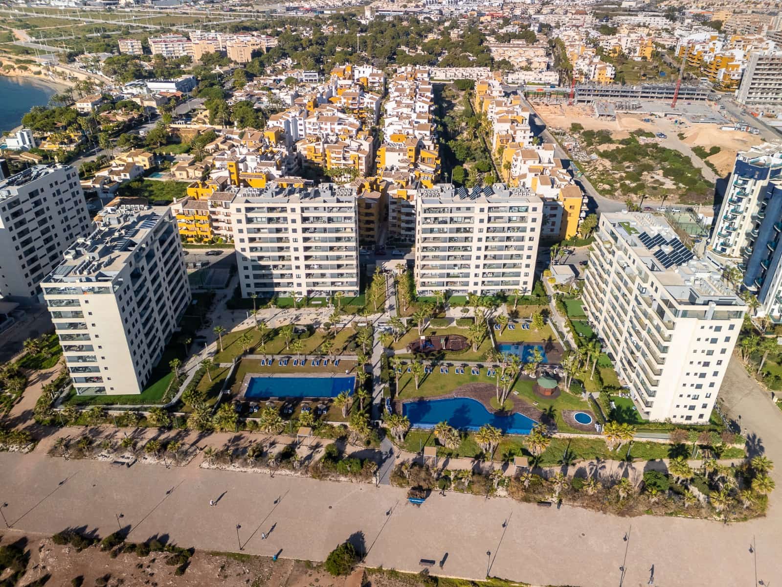 3 bedroom Penthouse for sale in Punta Prima with pool garage - € 795,000 (Ref: 9624262)