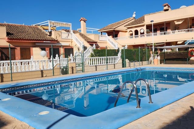 Casa de 2 habitaciones en El Chaparral - La Siesta - La Torreta, Torrevieja en venta con piscina - 139.000 € (Ref: 9626376)