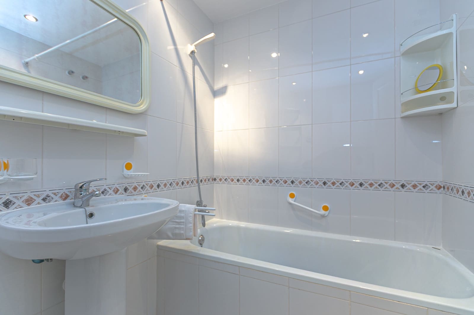 2 soverom Bungalow til salgs i La Florida med svømmebasseng - € 140 000 (Ref: 9632685)