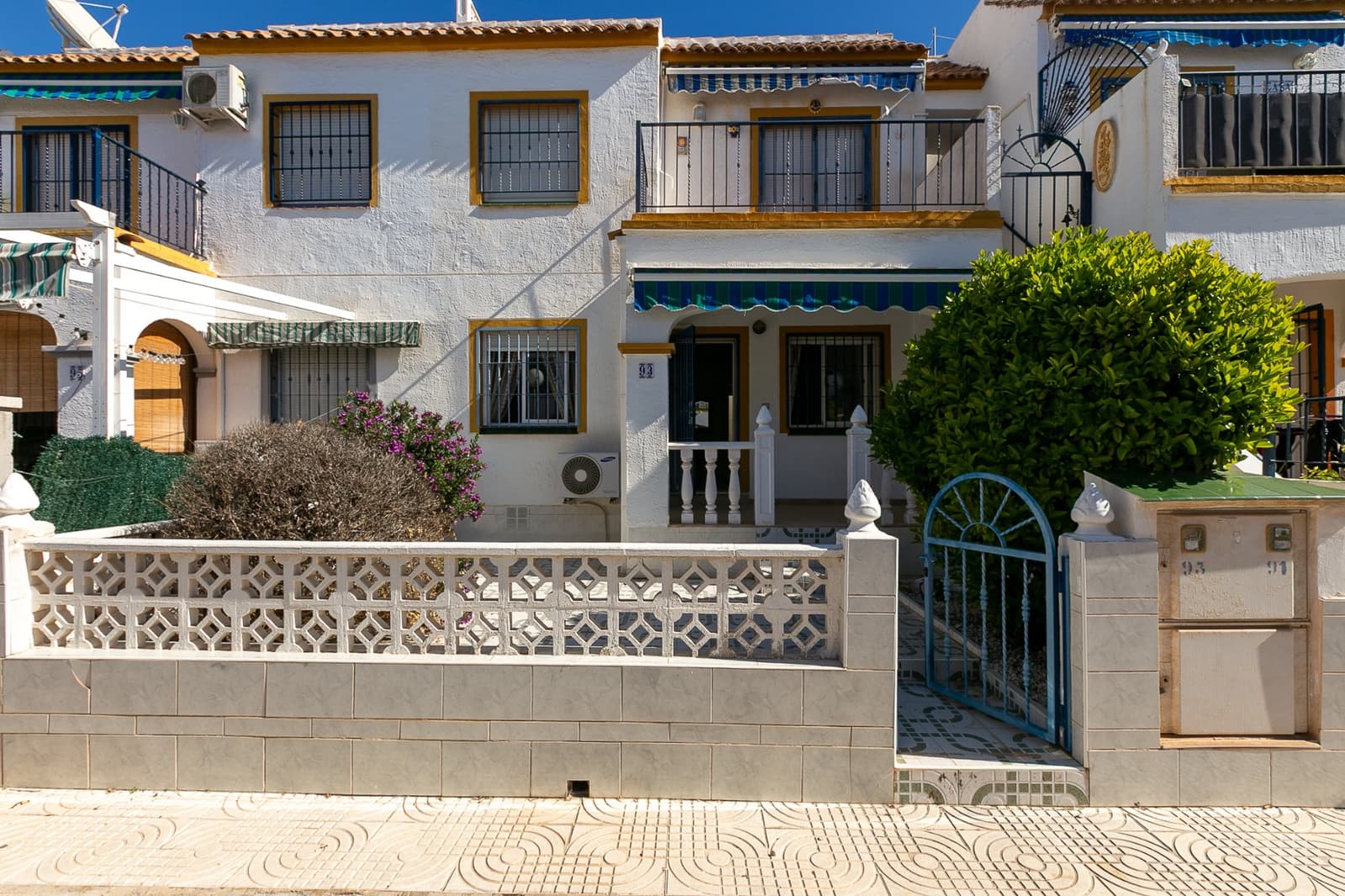 2 soverom Bungalow til salgs i La Florida med svømmebasseng - € 140 000 (Ref: 9632685)