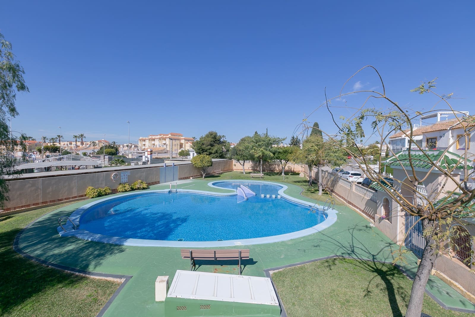 2 soverom Bungalow til salgs i La Florida med svømmebasseng - € 140 000 (Ref: 9632685)