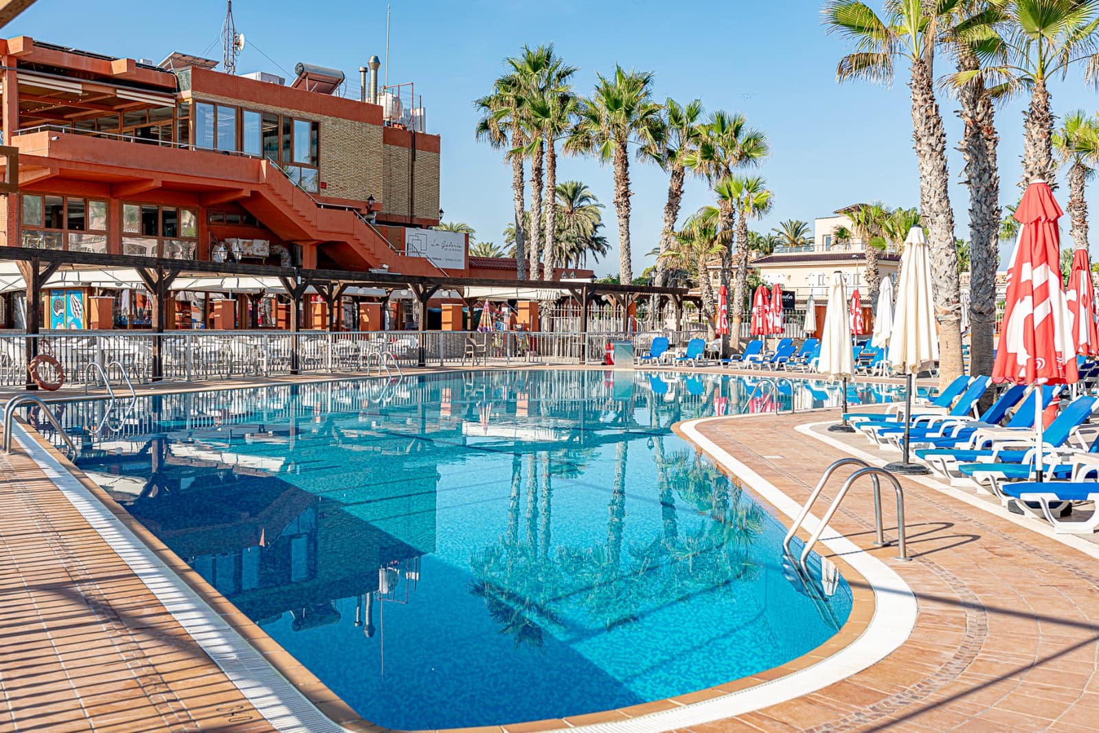 2 soverom Bungalow til salgs i La Florida med svømmebasseng - € 140 000 (Ref: 9632685)