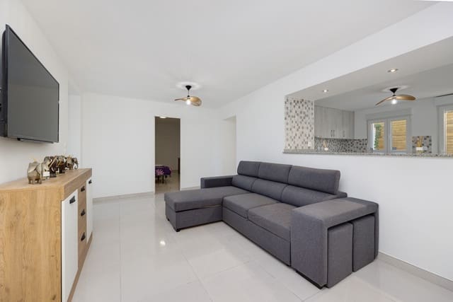 3 Zimmer Villa zu verkaufen in Los Montesinos mit Pool - 329.900 € (Ref: 9653037)