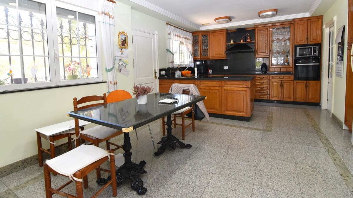 7 bedroom Villa for sale in Elche / Elx with pool garage - € 740,000 (Ref: 9671283)